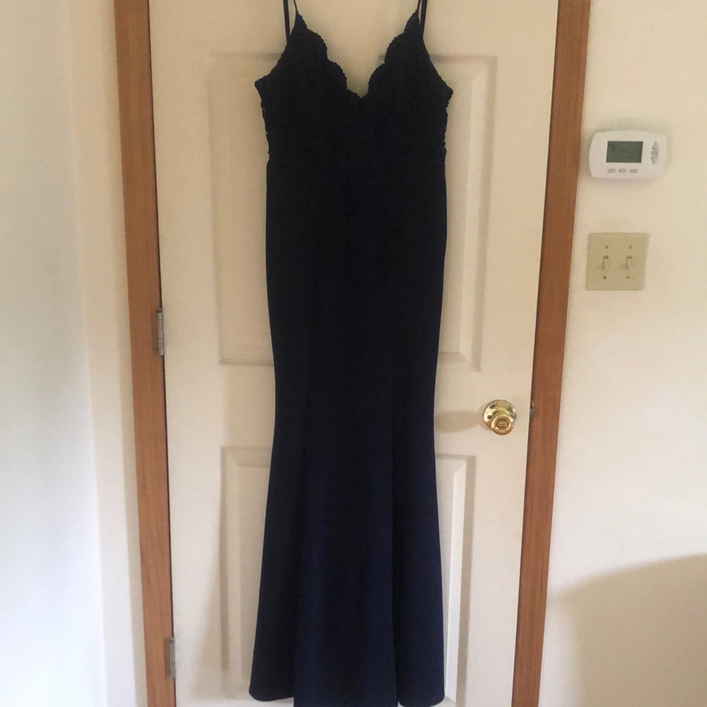 Lulus’s Navy Blue Floor-length Gown